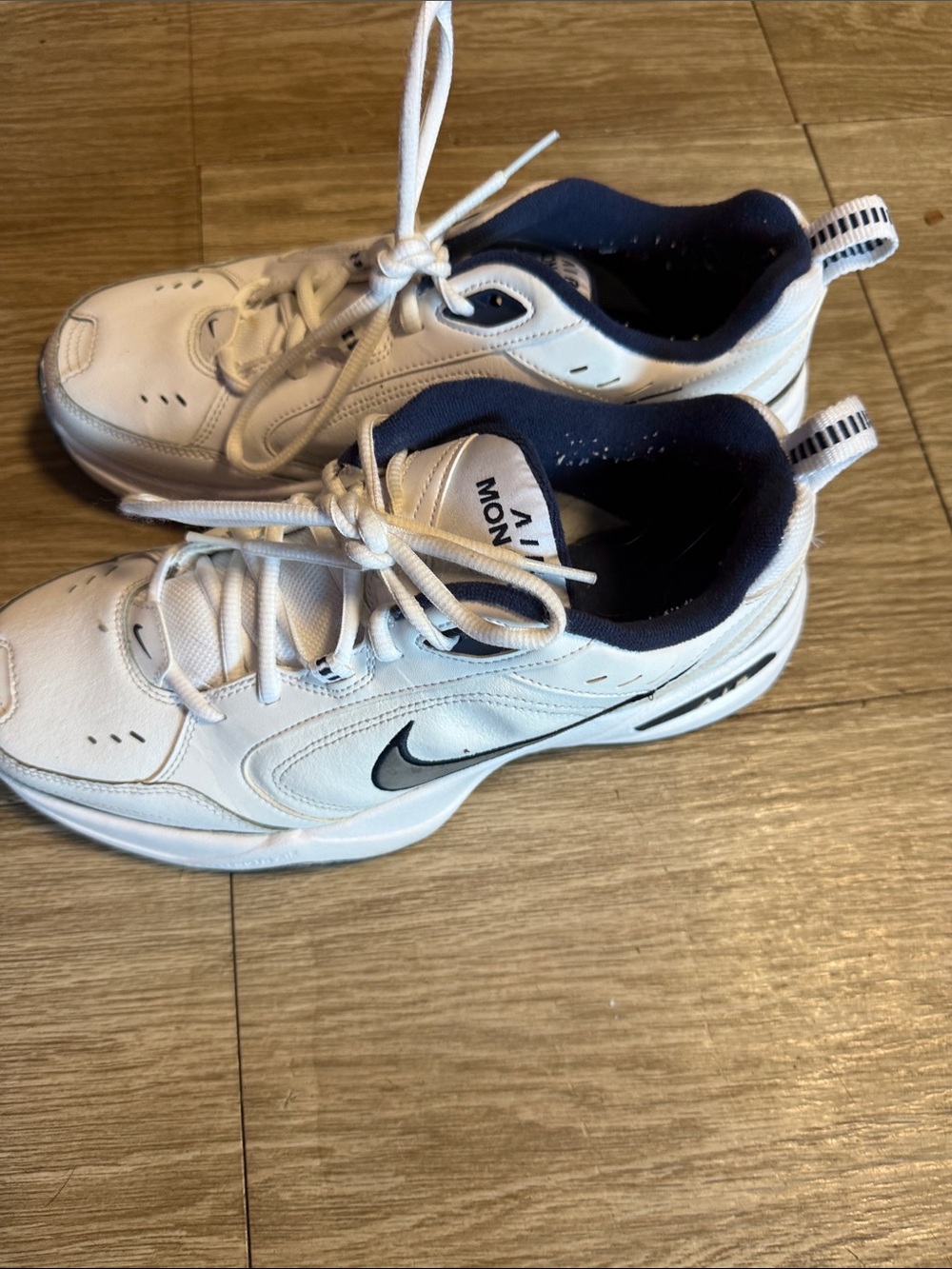 Nike White and Navy Men’s Sneakers with Black Swoosh
